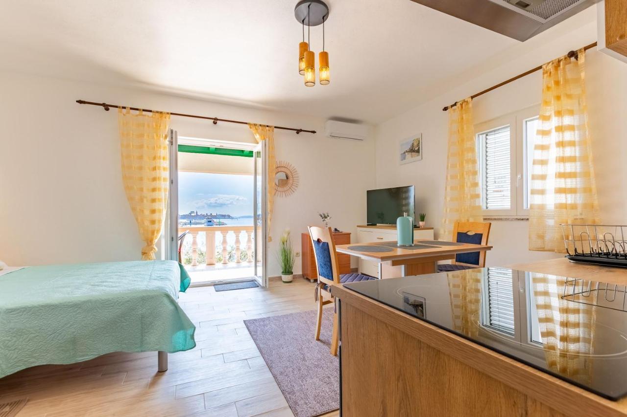Mare-More Studio W Balcony And Beach Front And View Zadar Buitenkant foto
