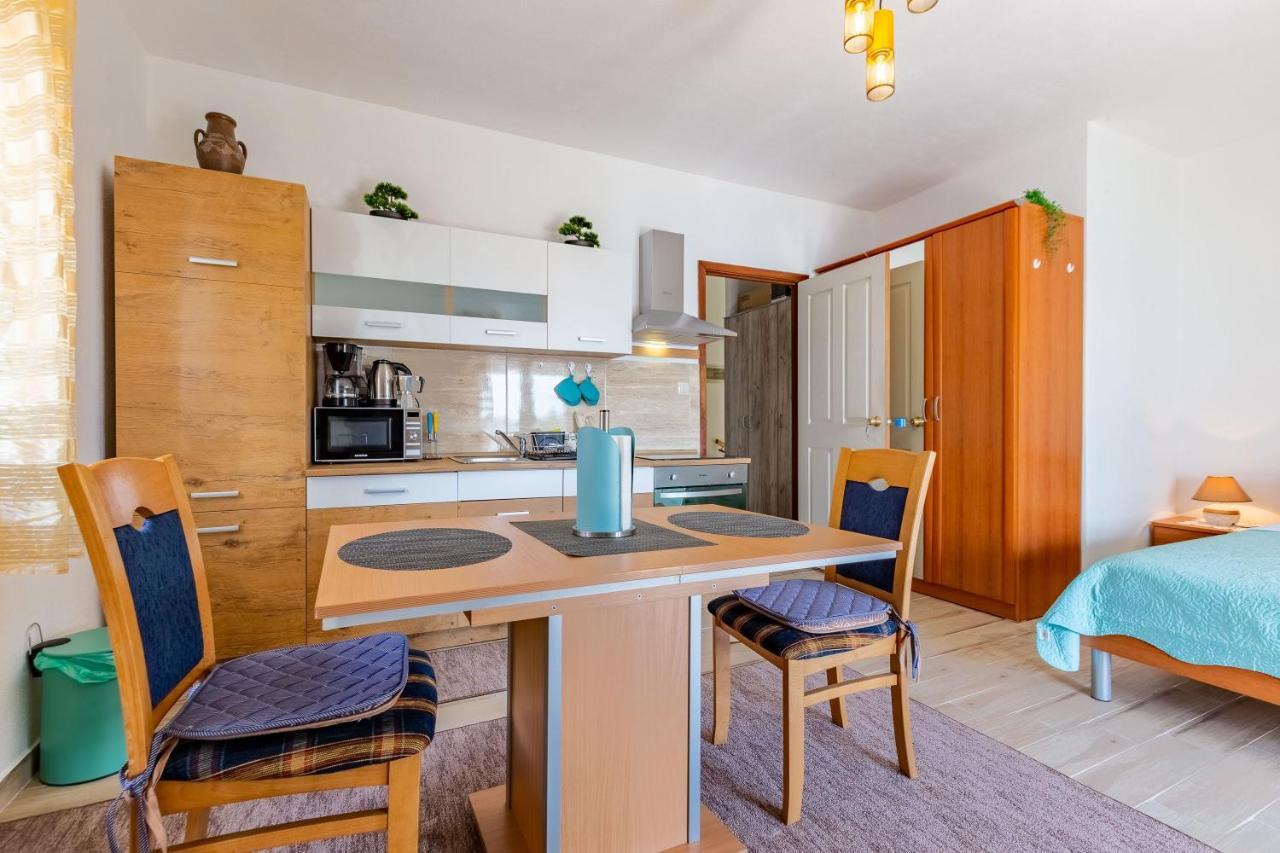 Mare-More Studio W Balcony And Beach Front And View Zadar Buitenkant foto